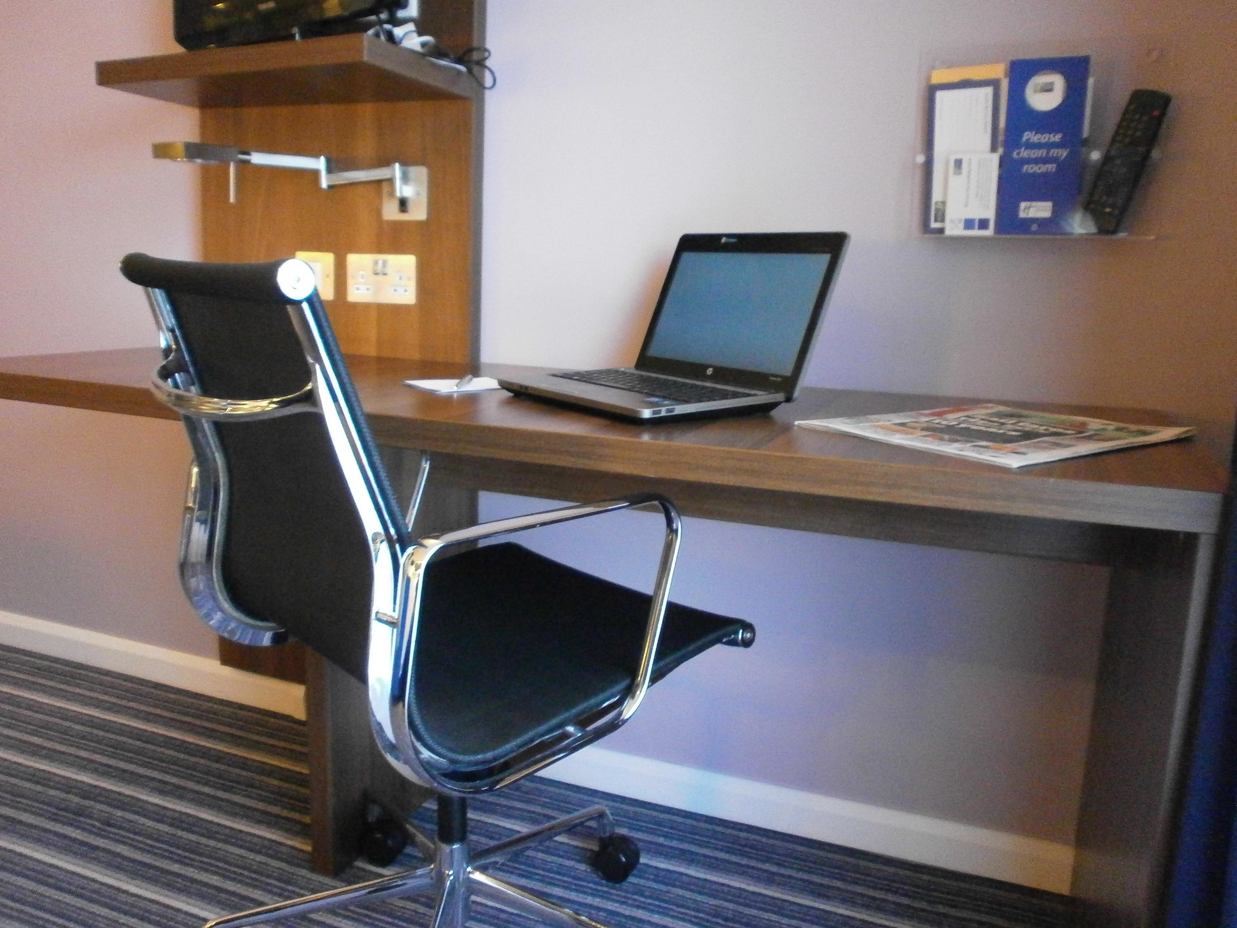Holiday Inn Express Dunstable, An Ihg Hotel Buitenkant foto