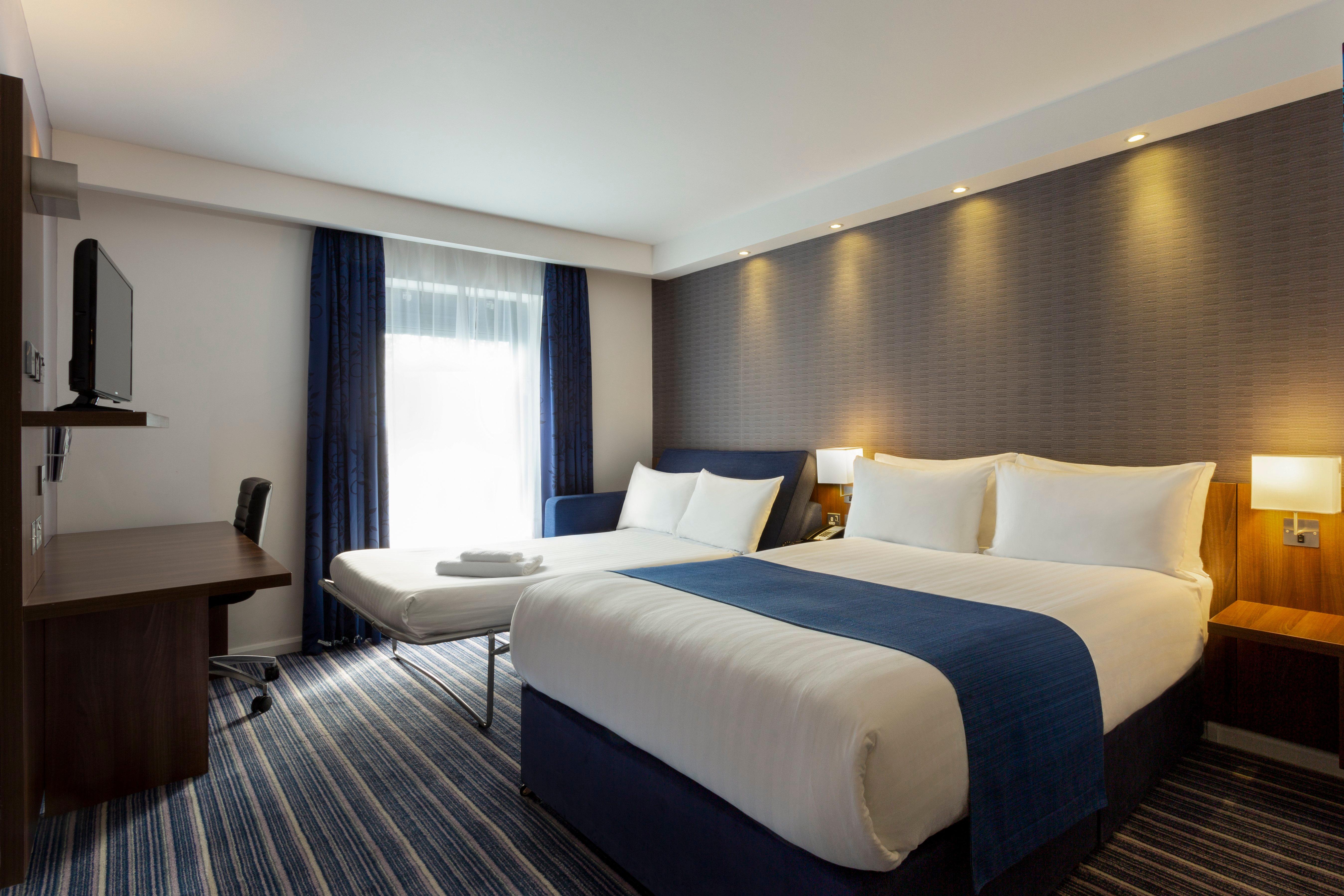 Holiday Inn Express Dunstable, An Ihg Hotel Buitenkant foto