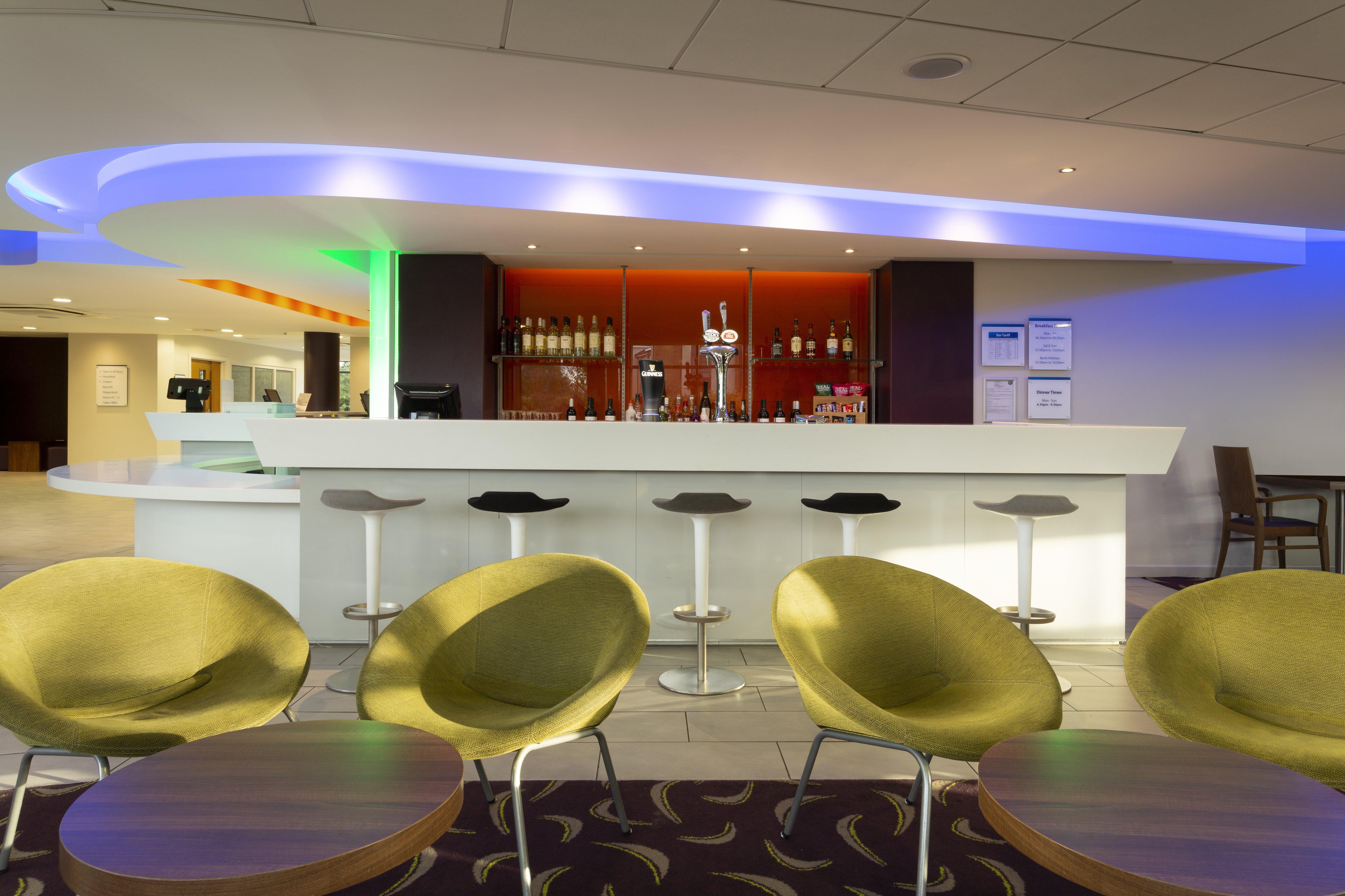 Holiday Inn Express Dunstable, An Ihg Hotel Buitenkant foto