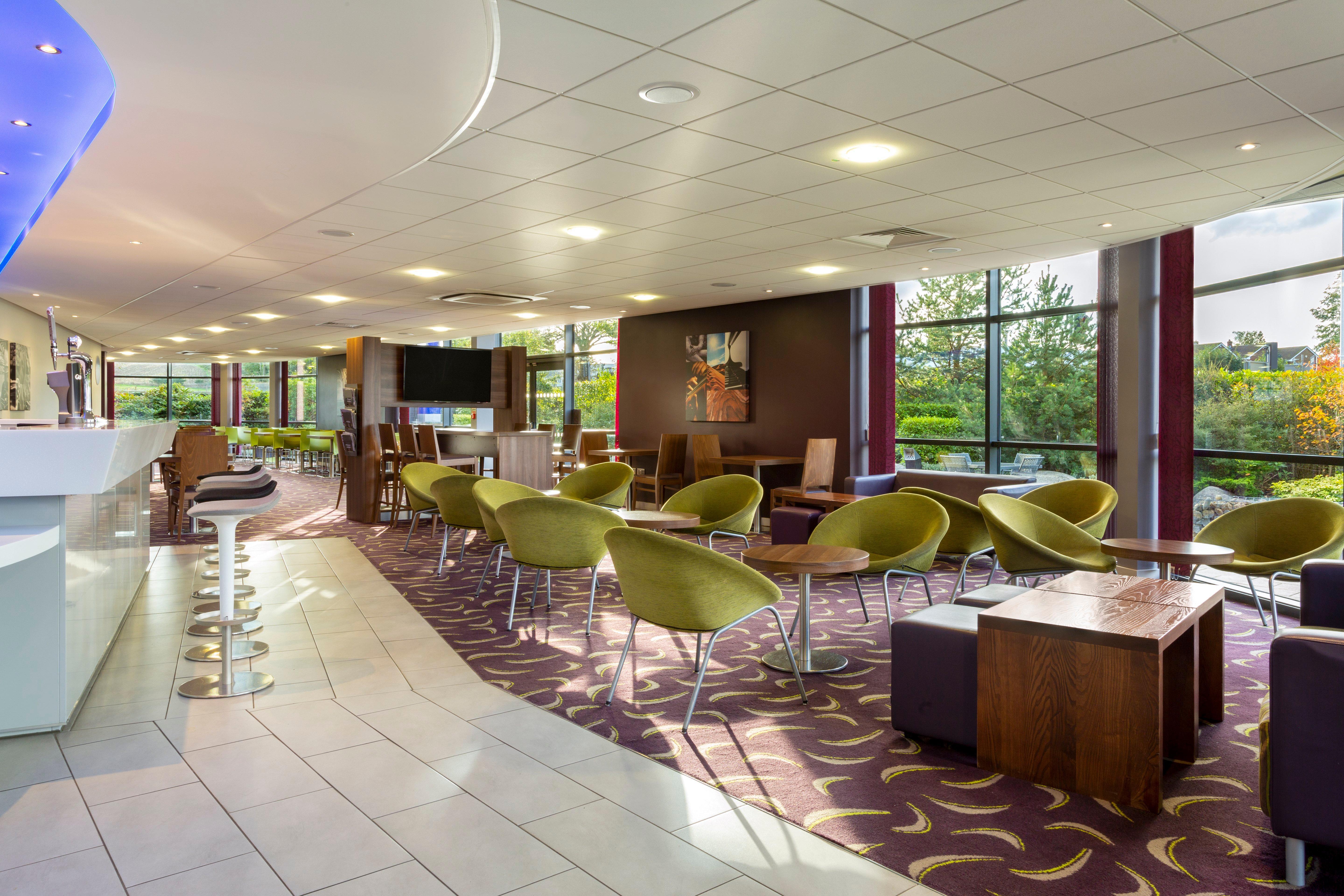 Holiday Inn Express Dunstable, An Ihg Hotel Buitenkant foto