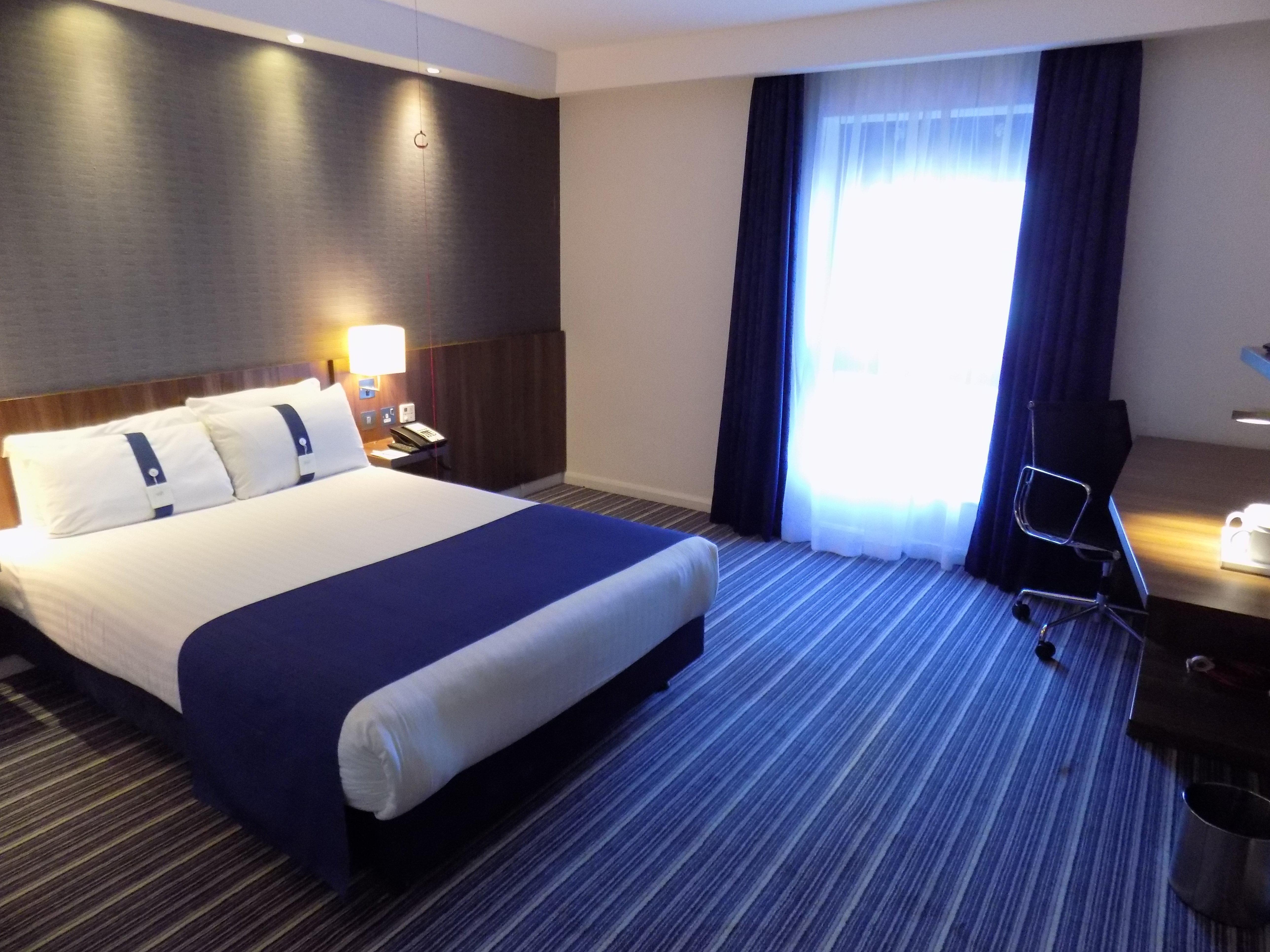 Holiday Inn Express Dunstable, An Ihg Hotel Buitenkant foto