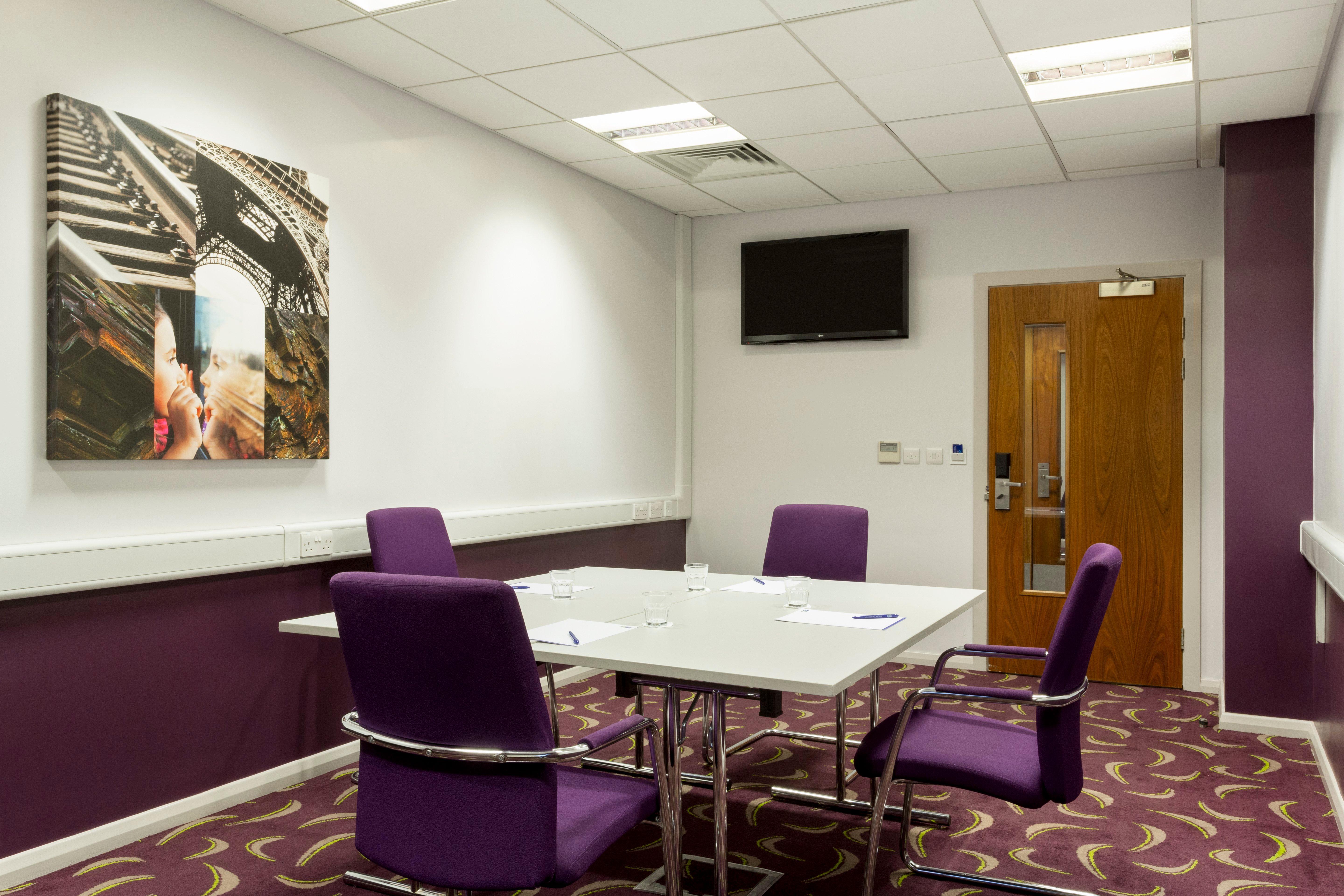 Holiday Inn Express Dunstable, An Ihg Hotel Buitenkant foto