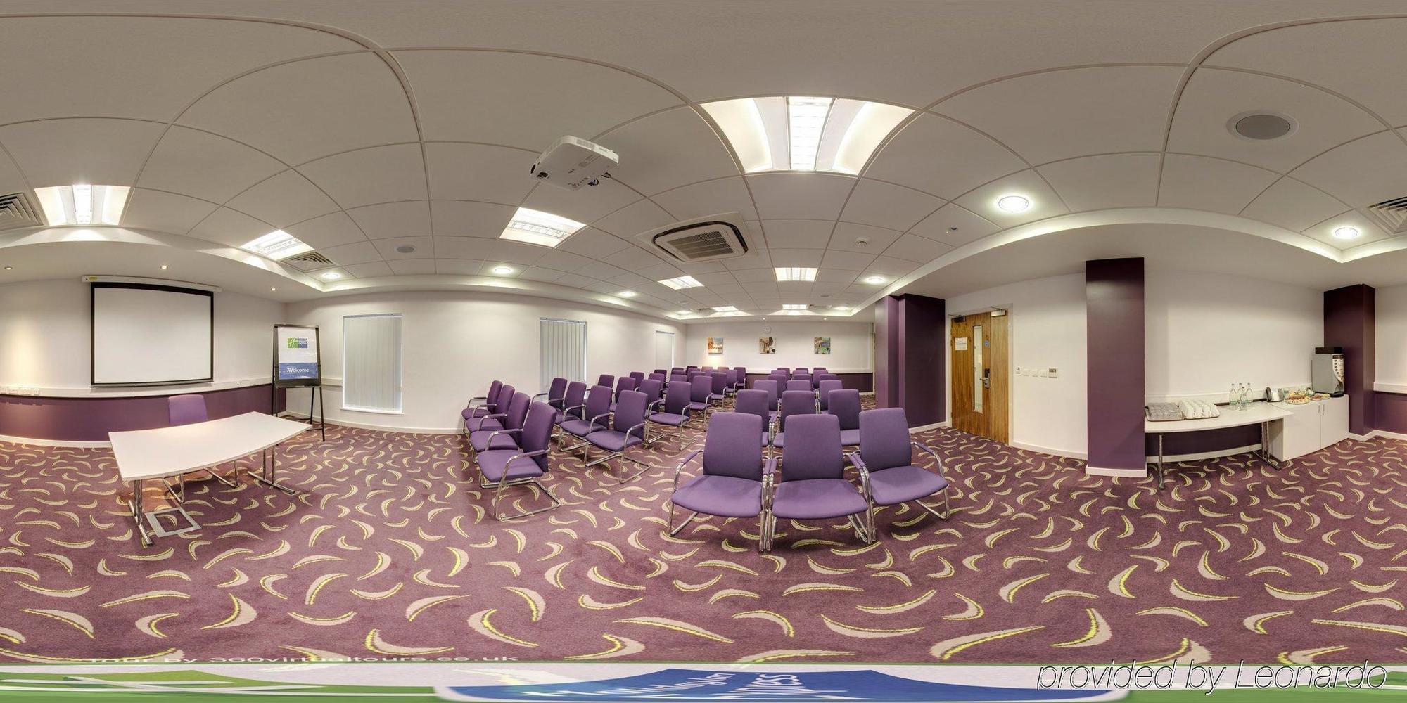 Holiday Inn Express Dunstable, An Ihg Hotel Buitenkant foto