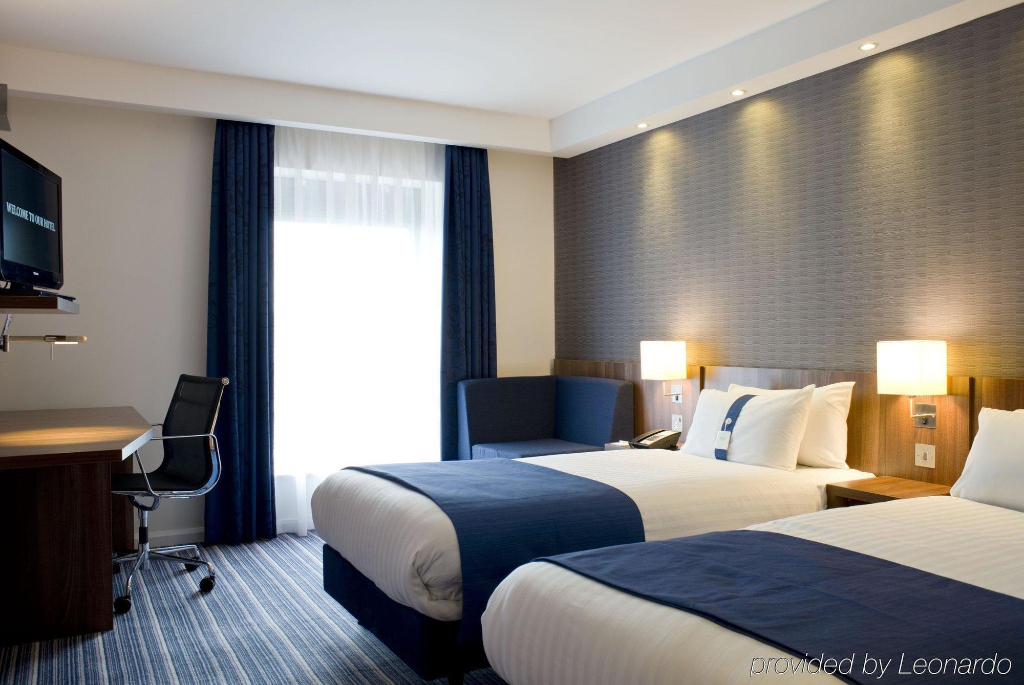 Holiday Inn Express Dunstable, An Ihg Hotel Buitenkant foto
