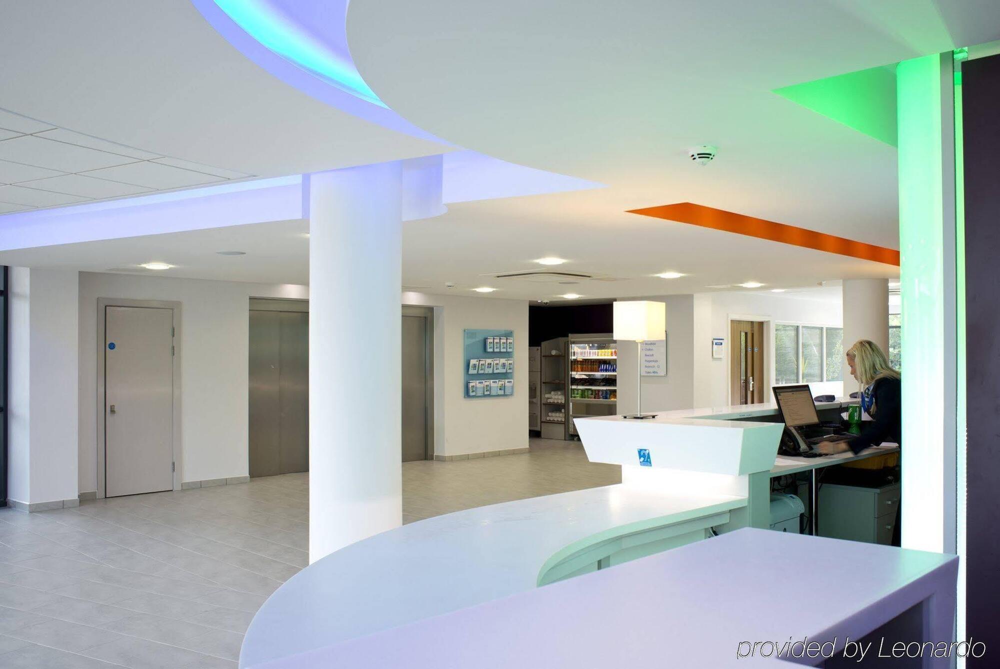 Holiday Inn Express Dunstable, An Ihg Hotel Buitenkant foto